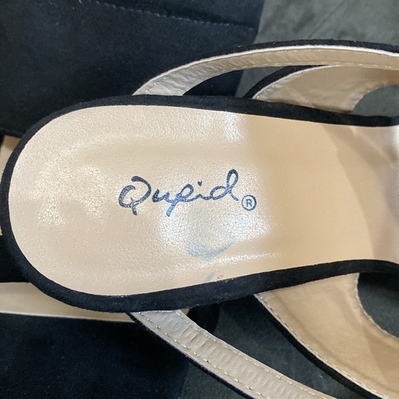 Qupid Black Cut-Out Style Kitten Heels - Picture 2 of 7